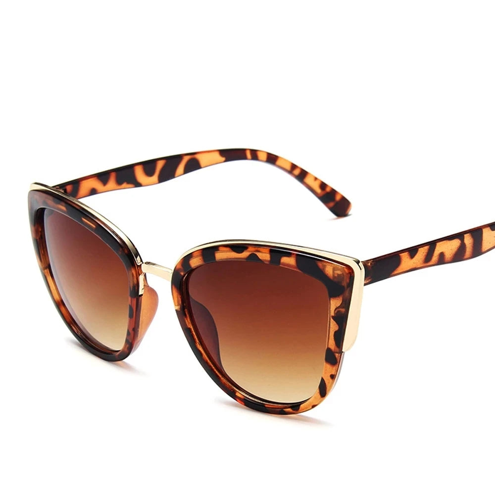 Vintage Cat-Eye Sunglasses – Timeless Elegance with Modern Flair